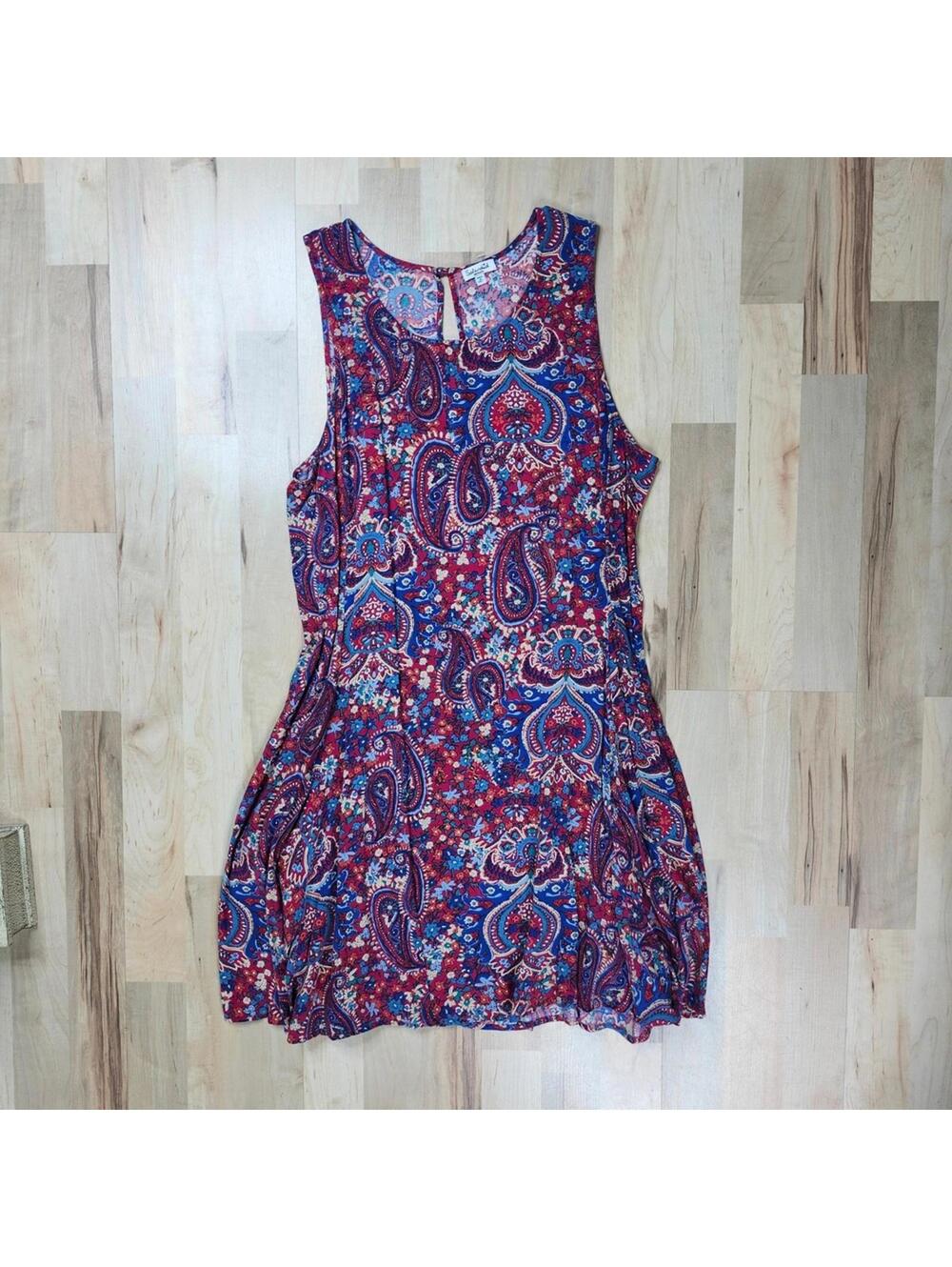 Splendid Medium Casual Dress with Vibrant Paisley Print